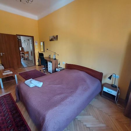 Cute Apartment Close To The Center Будапеща Екстериор снимка