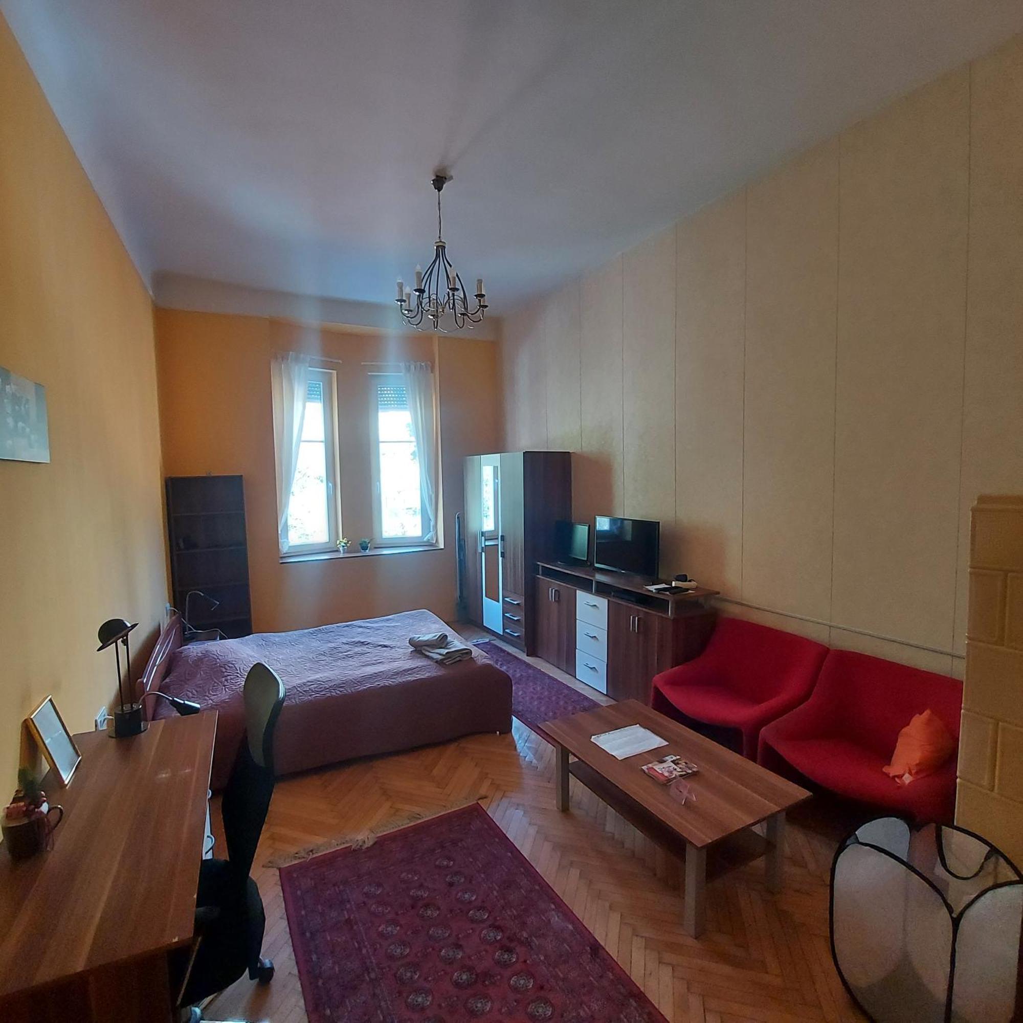Cute Apartment Close To The Center Будапеща Екстериор снимка