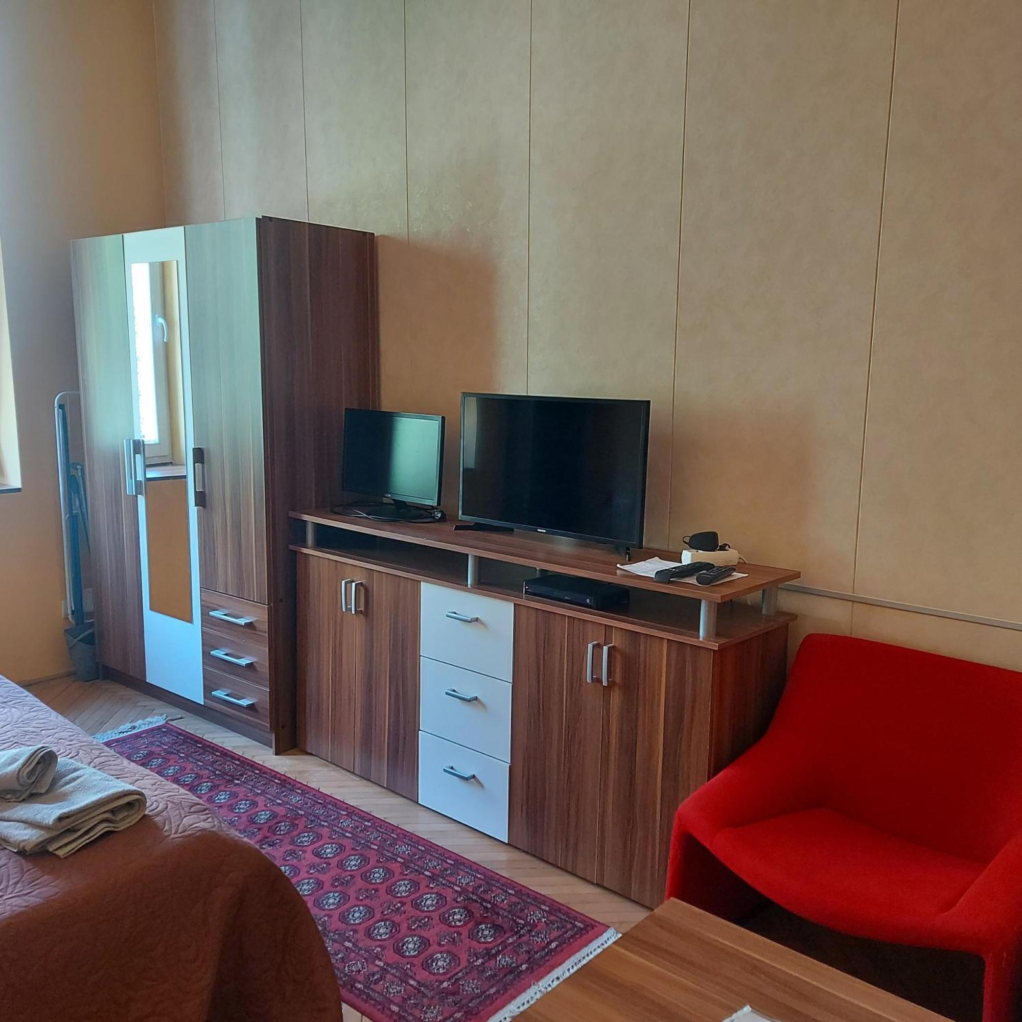 Cute Apartment Close To The Center Будапеща Екстериор снимка