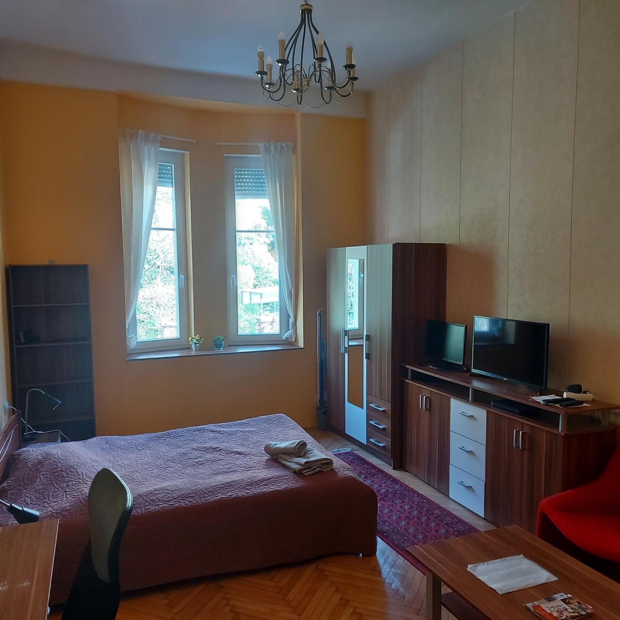 Cute Apartment Close To The Center Будапеща Екстериор снимка